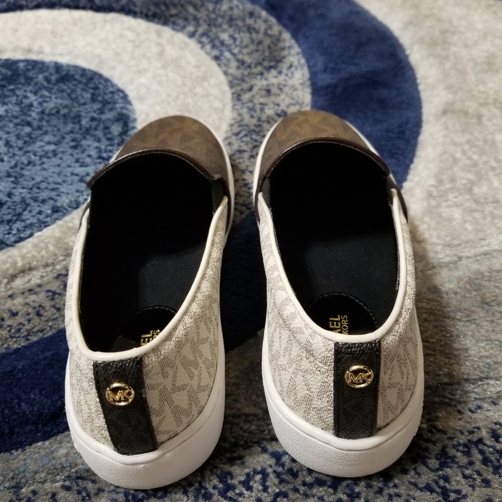 Michael Kors - Picture 2 of 6